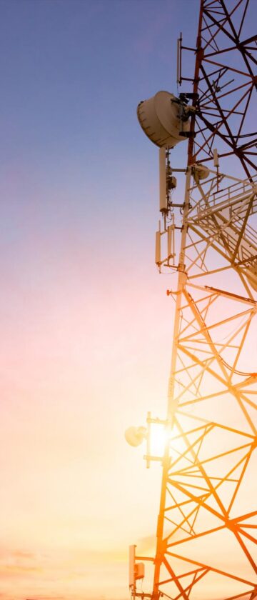 Telemast i solnedgangen